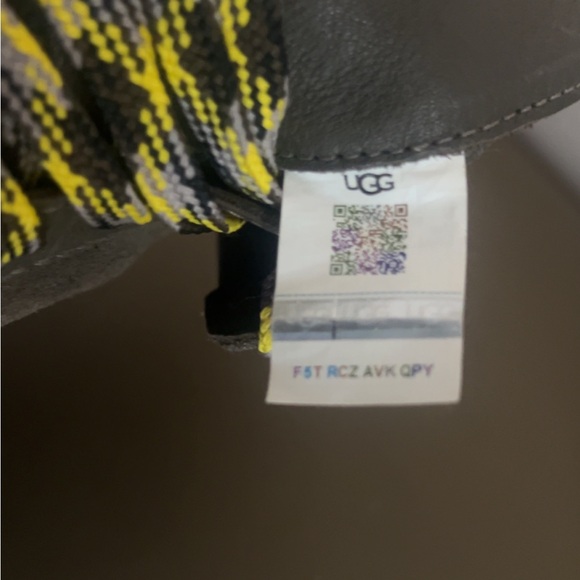 UGG Winter Boots in Olive and Black - Picture 4 of 7